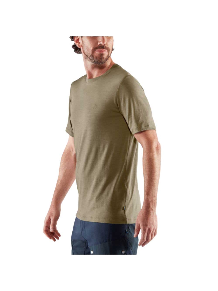Fjällräven Abisko Wool Short Sleeve Laurel Green 87193-625 shirts en tops online bestellen bij Kathmandu Outdoor & Travel