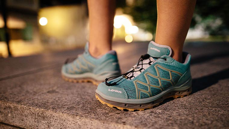 houd er rekening mee dat oppervlakte Elektropositief In de kijker: lichtgewicht schoenen | kathmandu.nl