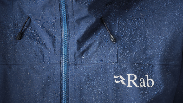 Keuzehulp: de regenjassen van Rab