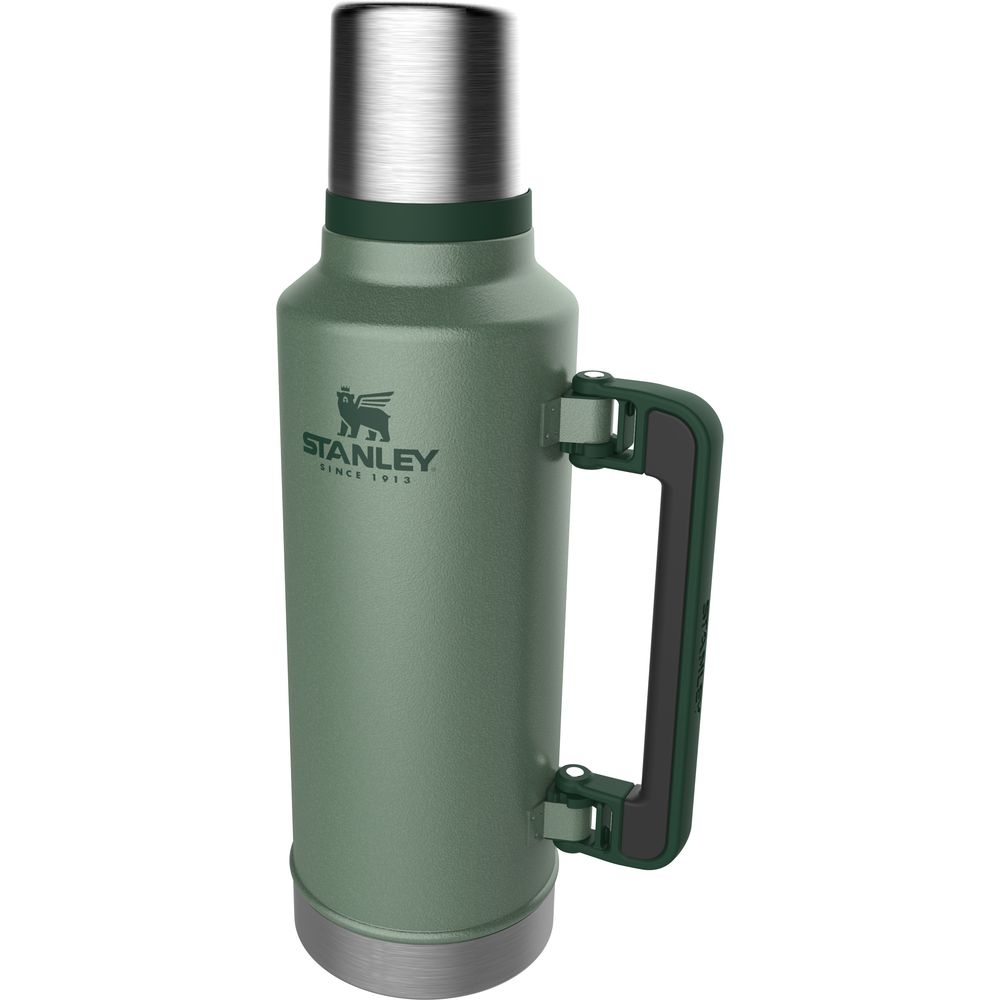 Stanley Classic Vacuum Bottle 1,9L Hammertone Green 10-07934-003 drinkflessen en thermosflessen online bestellen bij Kathmandu Outdoor & Travel