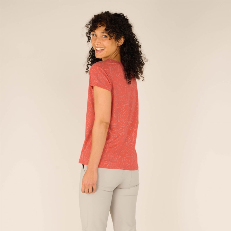 Sherpa Neha V-Neck Tee Women's SORBET LEAF