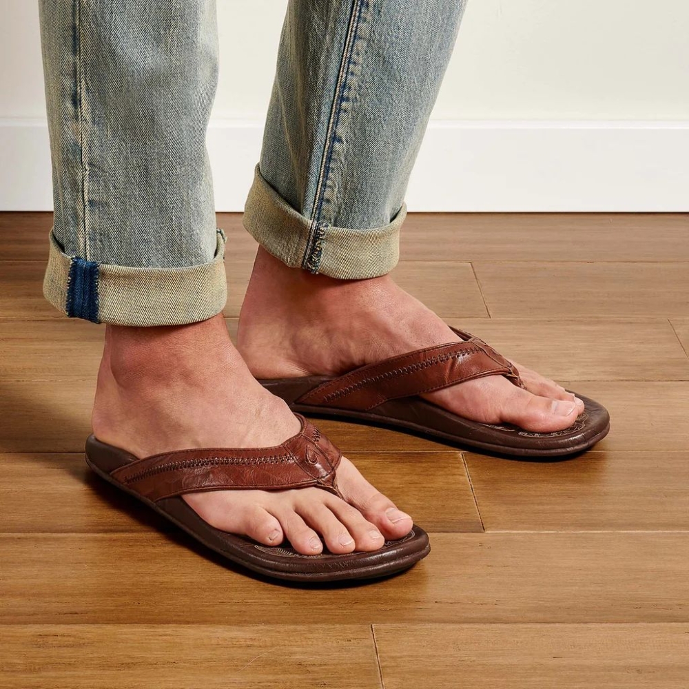Olukai Hiapo Rum/Dark Wood 10101-SK63 slippers online bestellen bij Kathmandu Outdoor & Travel