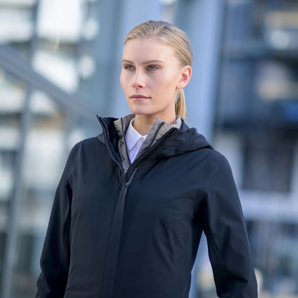 Ubr Althena Coat Women's Pure Black 6034-995 jassen online bestellen bij Kathmandu Outdoor & Travel