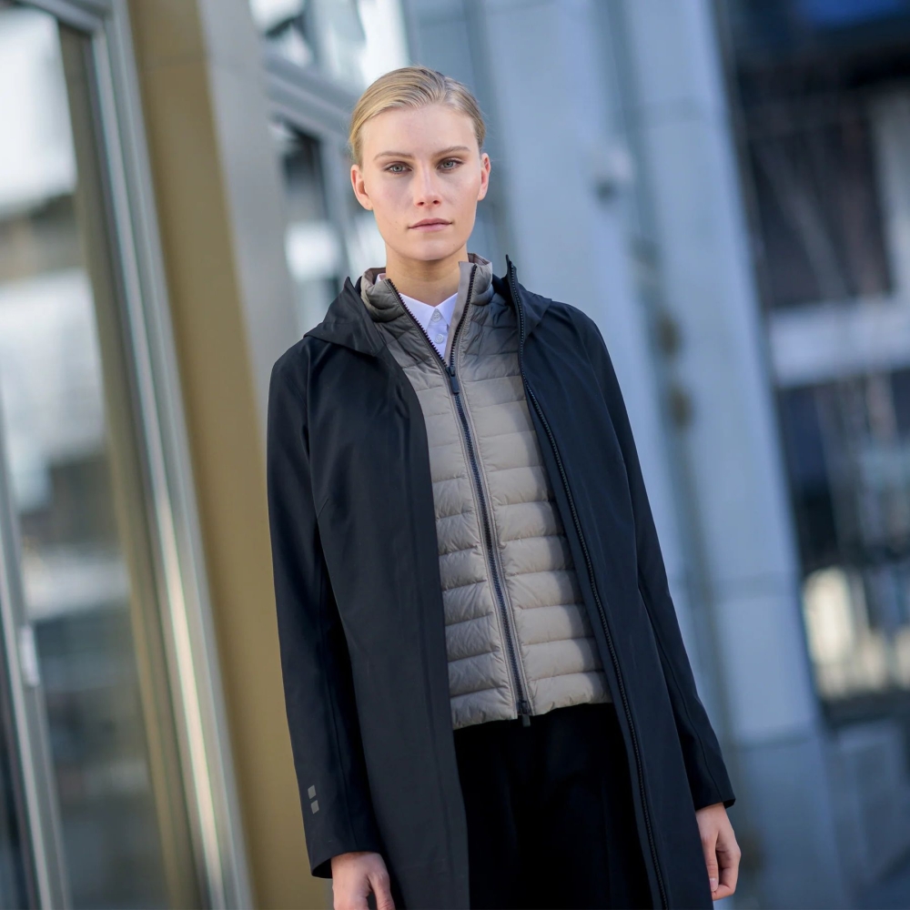 Ubr Althena Coat Women's Pure Black 6034-995 jassen online bestellen bij Kathmandu Outdoor & Travel