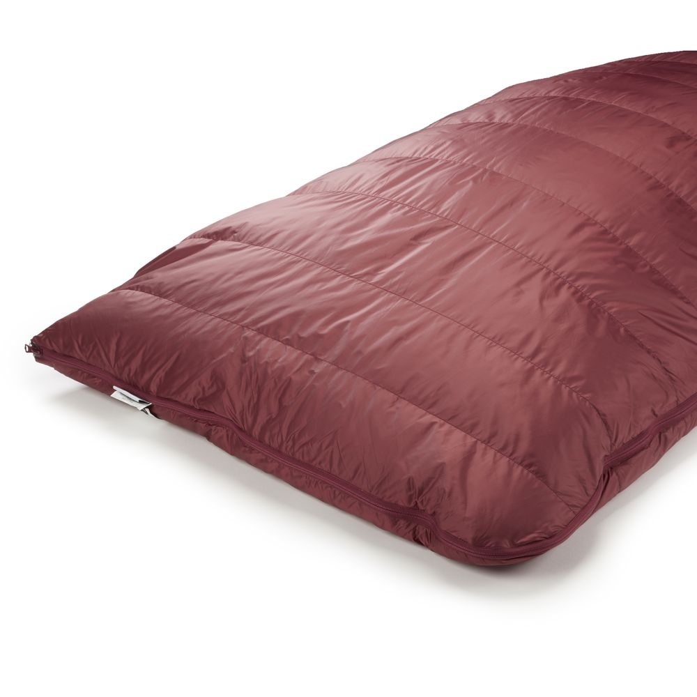 Rab Outpost 700 Oxblood Red QSD-20-OR slaapzakken online bestellen bij Kathmandu Outdoor & Travel
