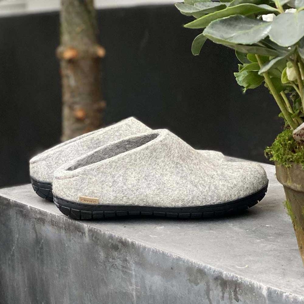 Glerups Slip-On Rubber Grey BR01-02-GREY/BLKRUB pantoffels en huissokken online bestellen bij Kathmandu Outdoor & Travel