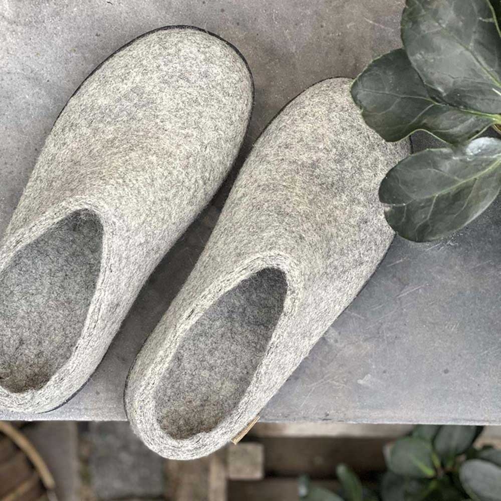 Glerups Slip-On Rubber Grey BR01-02-GREY/BLKRUB pantoffels en huissokken online bestellen bij Kathmandu Outdoor & Travel