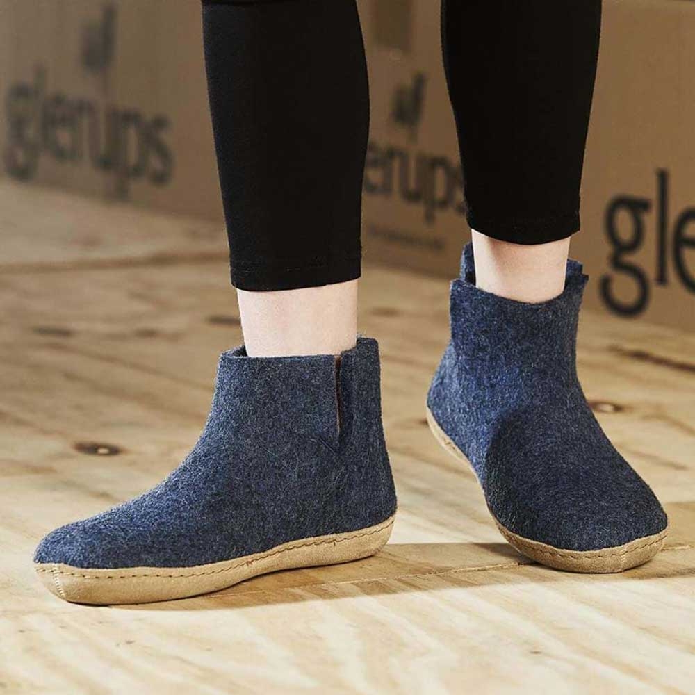 Glerups Boot Leather Denim G10-DENIM pantoffels en huissokken online bestellen bij Kathmandu Outdoor & Travel
