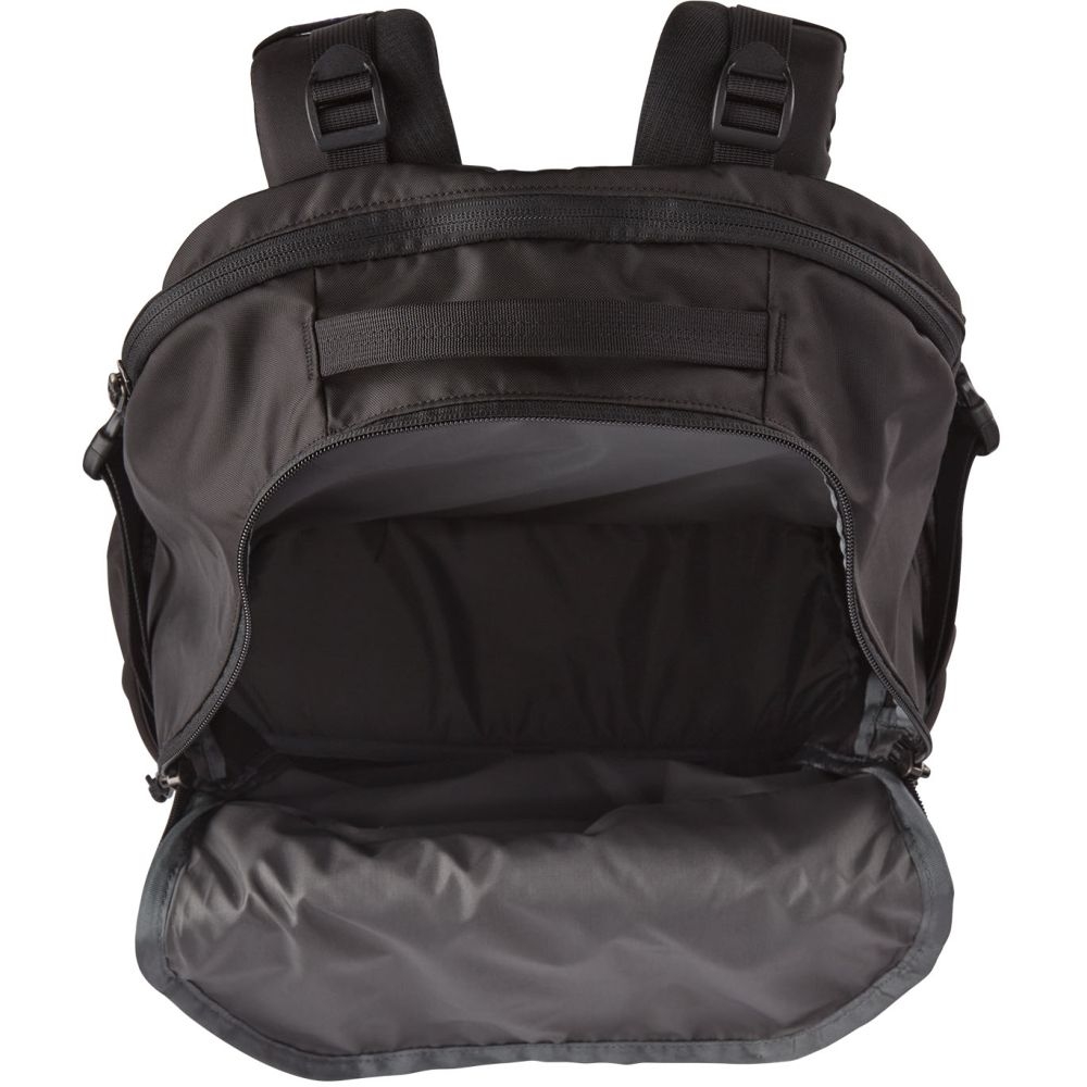 Patagonia Refugio Day Pack 30L Black 47928-BLK dagrugzakken online bestellen bij Kathmandu Outdoor & Travel