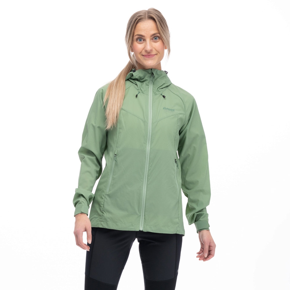 Bergans Skar Light Windbreaker Jacket Women's Jade Green 3063-23326 jassen online bestellen bij Kathmandu Outdoor & Travel