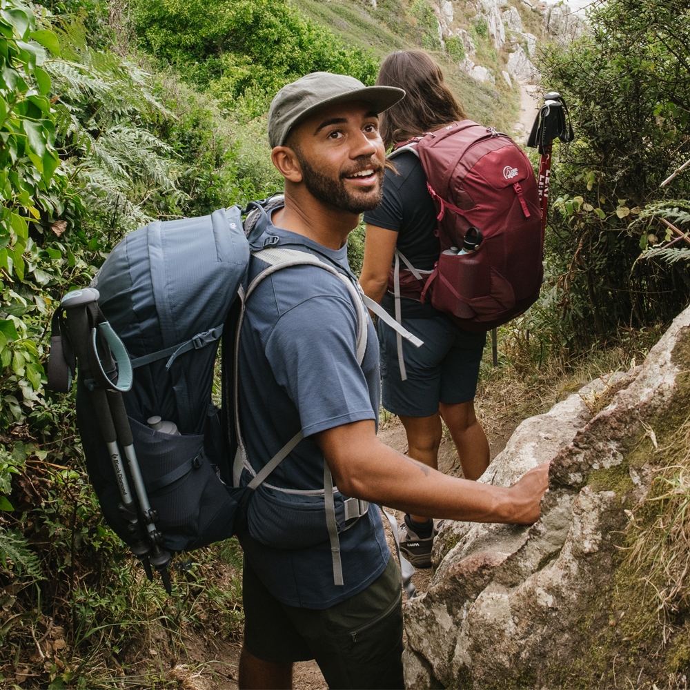 Lowe Alpine AirZone Trail Camino 37:42 Tempest Blue/Orion Blue FTF-39-TBO dagrugzakken online bestellen bij Kathmandu Outdoor & Travel