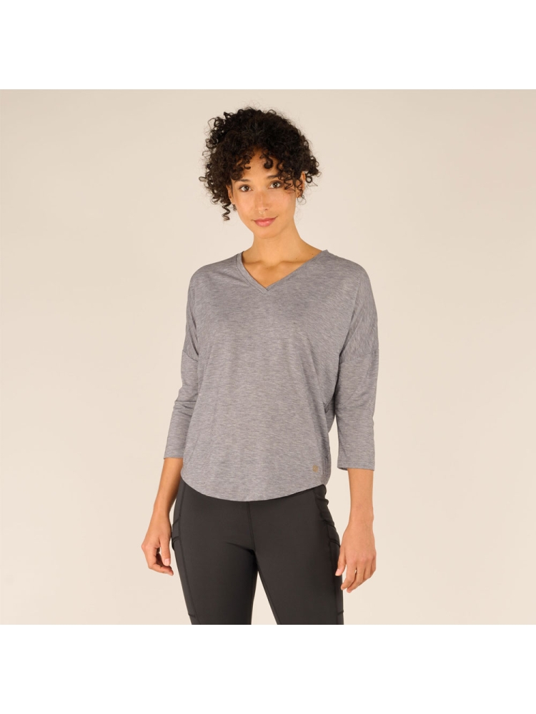 Sherpa Adventure Gear Asha V-Neck 3/4 Sleeve Top Women's KHARANI GREY SW21024-390 shirts en tops online bestellen bij Kathmandu Outdoor & Travel