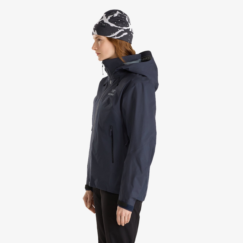 Arc'teryx Beta AR Jacket Women's Black Sapphire 30093-Black Sapphire jassen online bestellen bij Kathmandu Outdoor & Travel