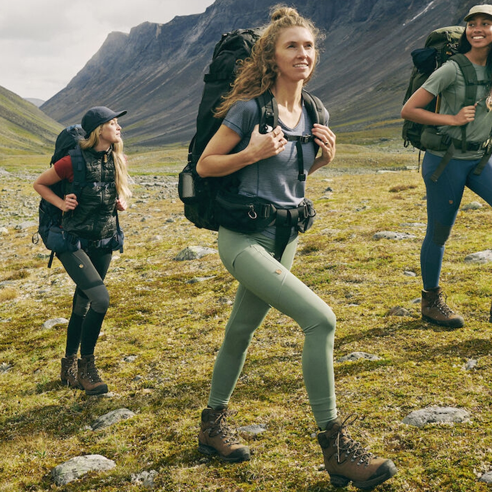 Fjällräven Abisko Tights Women's Patina Green 84773-614 broeken online bestellen bij Kathmandu Outdoor & Travel