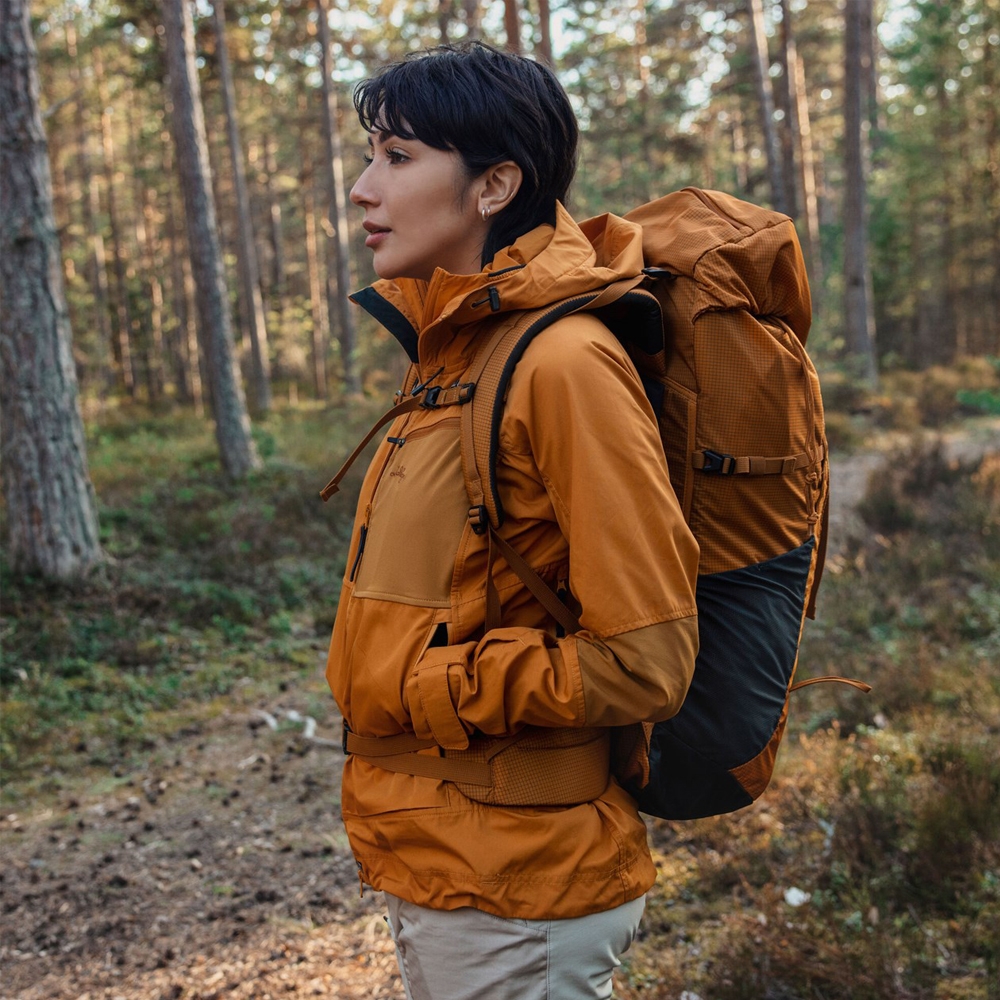 Lundhags Tived Stretch Hybrid Jacket Women's Gold/Dark Gold 42008-23-215 jassen online bestellen bij Kathmandu Outdoor & Travel