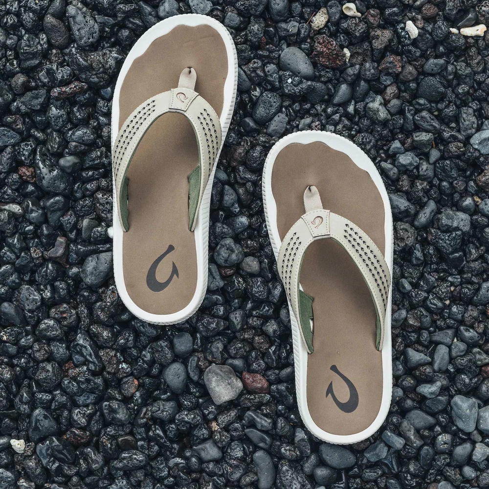 Olukai Ulele Clay/Mustang 10435-1013 slippers online bestellen bij Kathmandu Outdoor & Travel