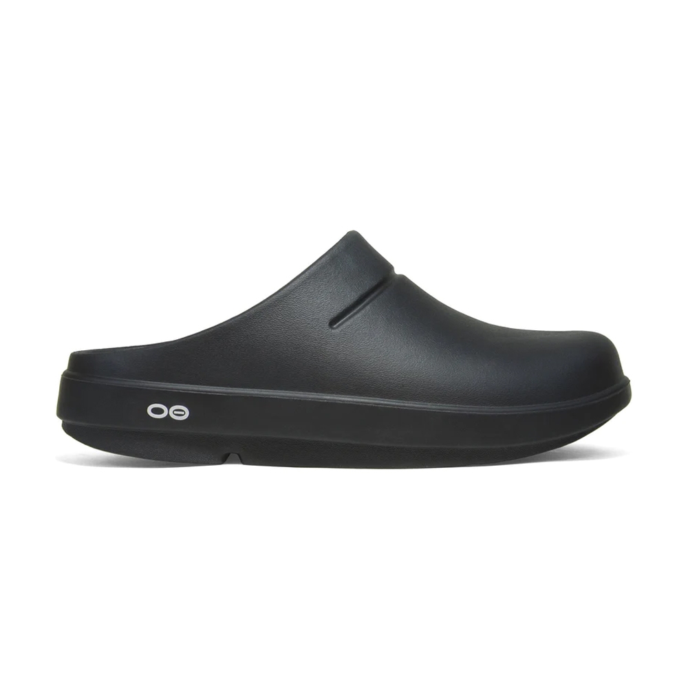 Oofos OOcloog Black/Matte 1200-BLCK slippers online bestellen bij Kathmandu Outdoor & Travel