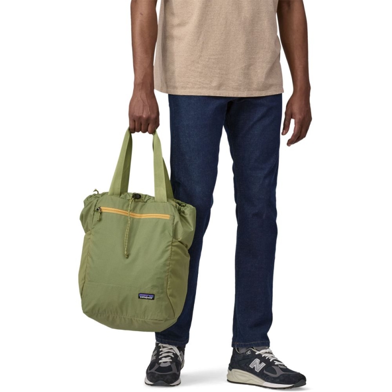 Patagonia Ultralight Black Hole Tote Pack Buckhorn Green
