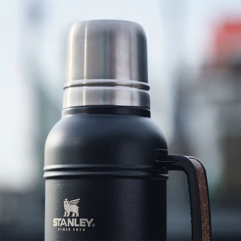 Stanley The Artisan Thermal Bottle 1.4L Black Moon