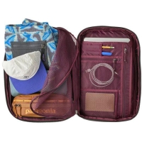 Patagonia Black Hole Micro MLC Berry Fig tot 39 liter