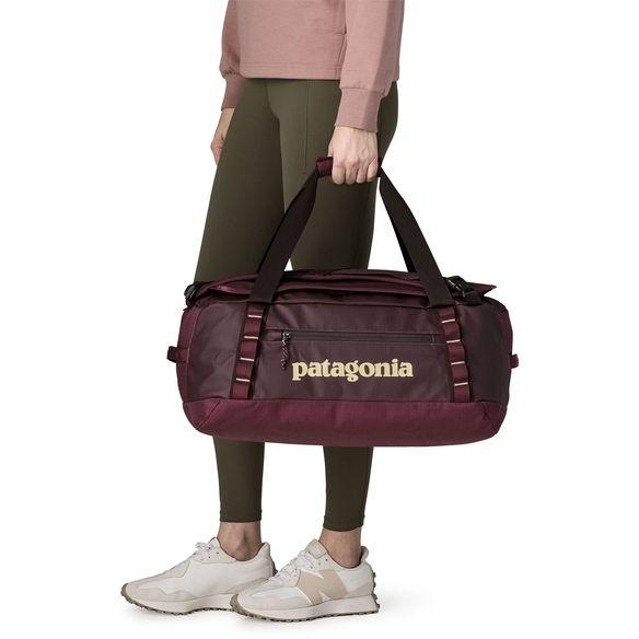 Patagonia Black Hole Duffel 40L Berry Fig tot 50 liter
