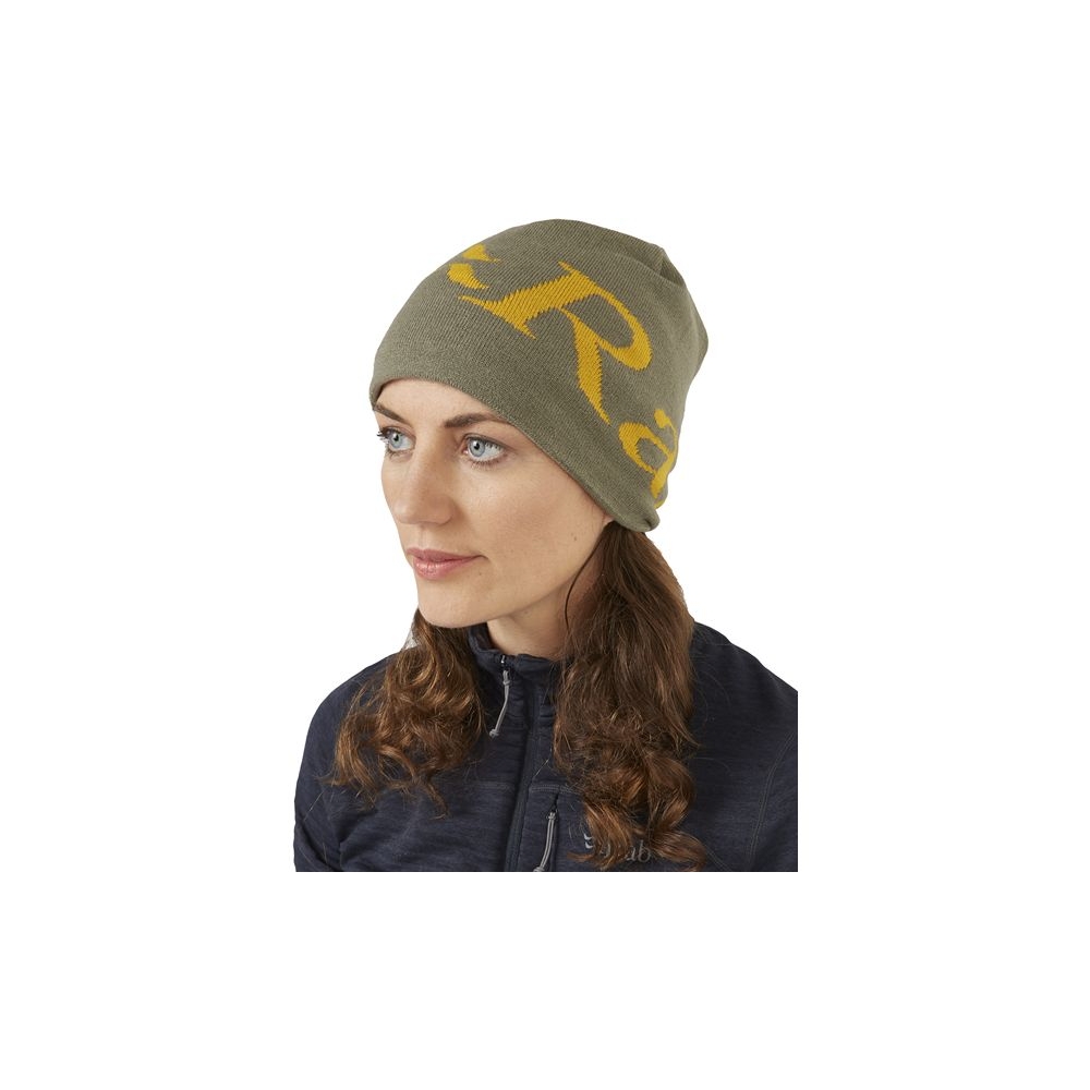 Rab Logo Beanie Light Khaki/Sahara QAB-39-LSA kleding accessoires online bestellen bij Kathmandu Outdoor & Travel
