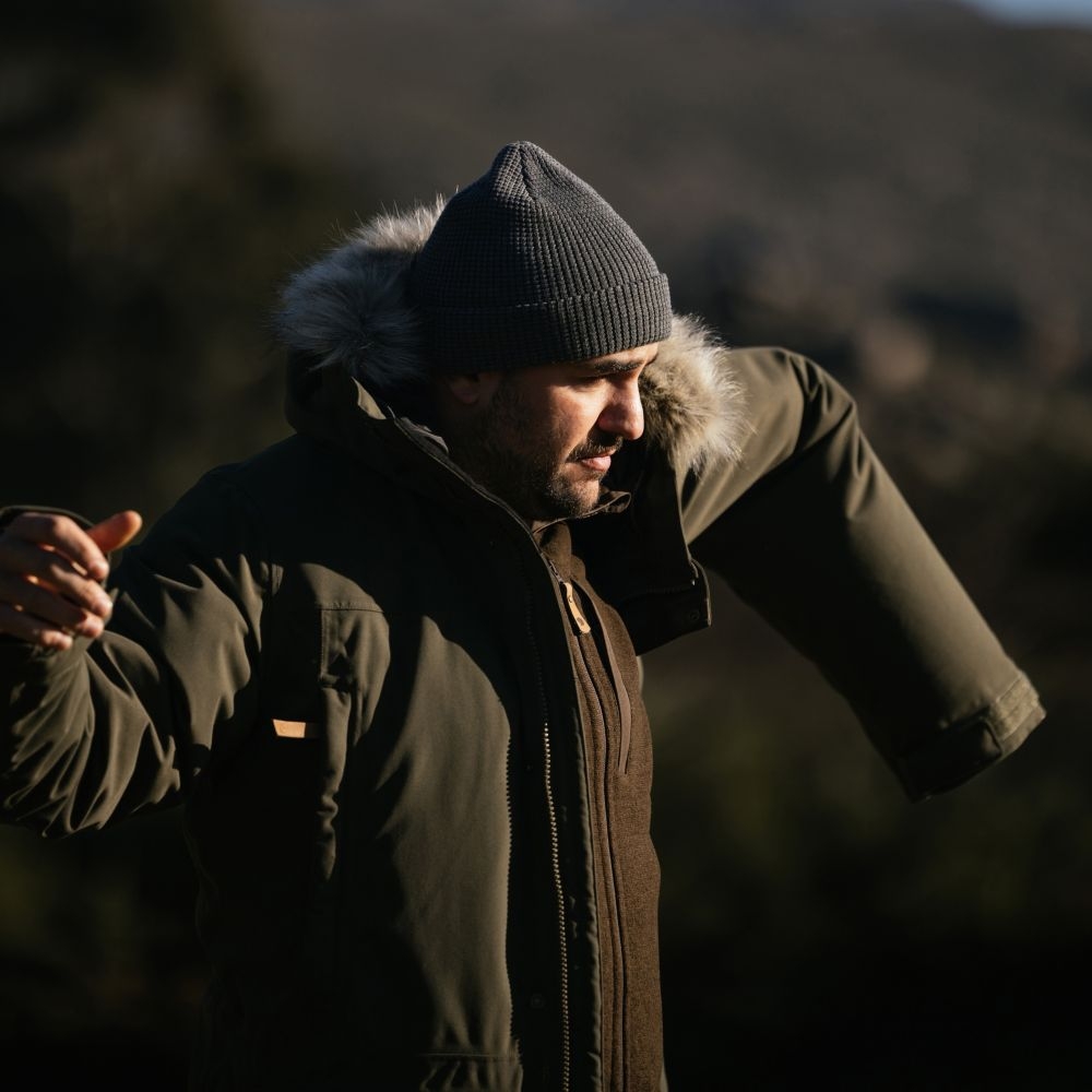 Fjällräven Nuuk Lite Parka Laurel Green 87158-625 jassen online bestellen bij Kathmandu Outdoor & Travel