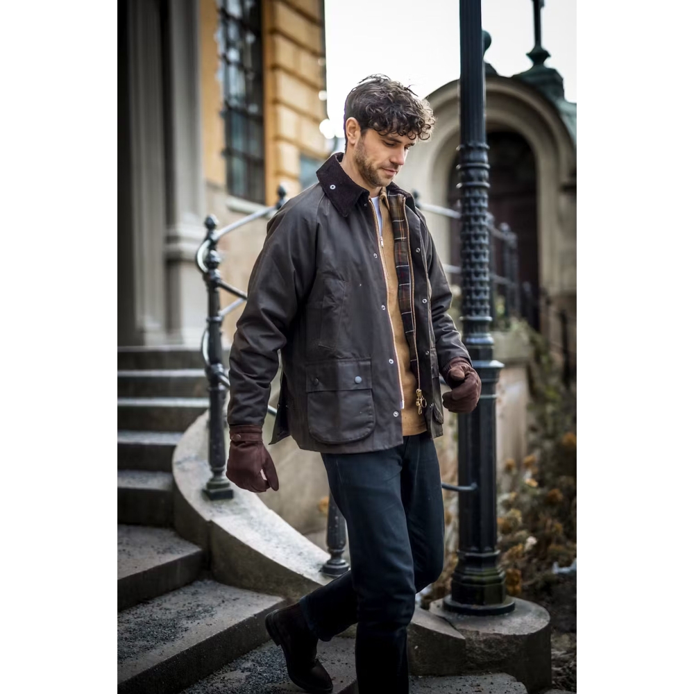 Hestra Bergvik Espresso 2001030-780 kleding accessoires online bestellen bij Kathmandu Outdoor & Travel