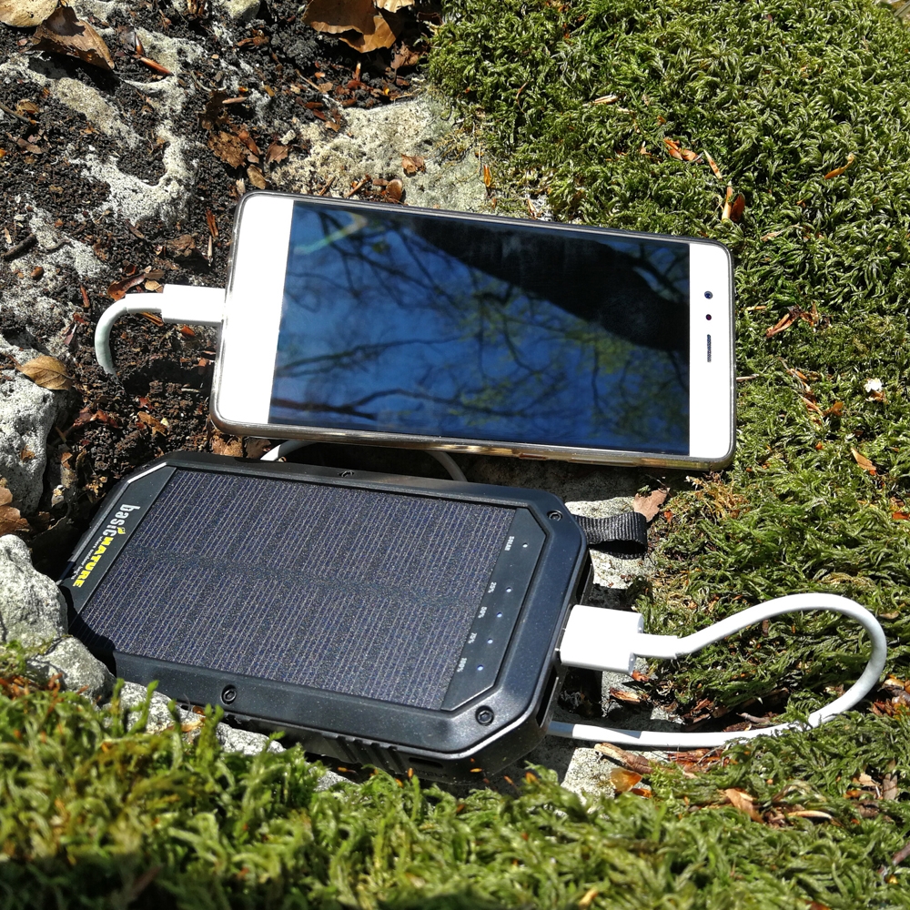 Basic Nature Powerbank 8000mAh Black 180866 energie & electronica online bestellen bij Kathmandu Outdoor & Travel