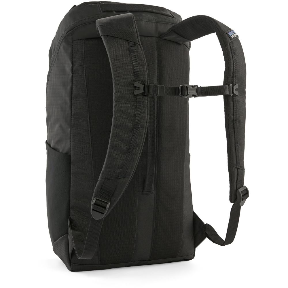 Patagonia Black Hole Pack 25L Black 49298-BLK dagrugzakken online bestellen bij Kathmandu Outdoor & Travel