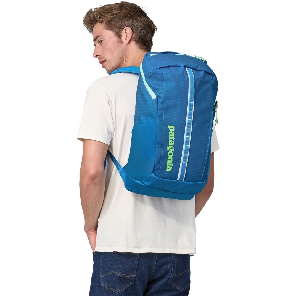 Patagonia Black Hole Pack 25L Vessel Blue 49298-VSLB dagrugzakken online bestellen bij Kathmandu Outdoor & Travel