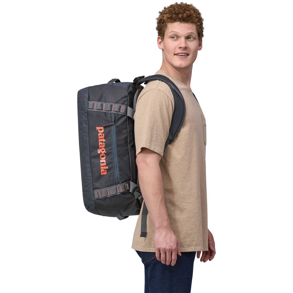 Patagonia Black Hole Duffel 40L Smolder Blue 49339-SMDB duffels online bestellen bij Kathmandu Outdoor & Travel