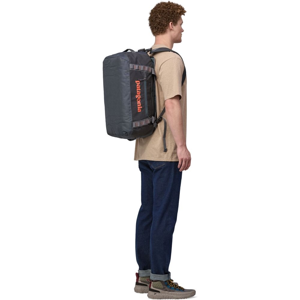 Patagonia Black Hole Duffel 40L Smolder Blue 49339-SMDB duffels online bestellen bij Kathmandu Outdoor & Travel