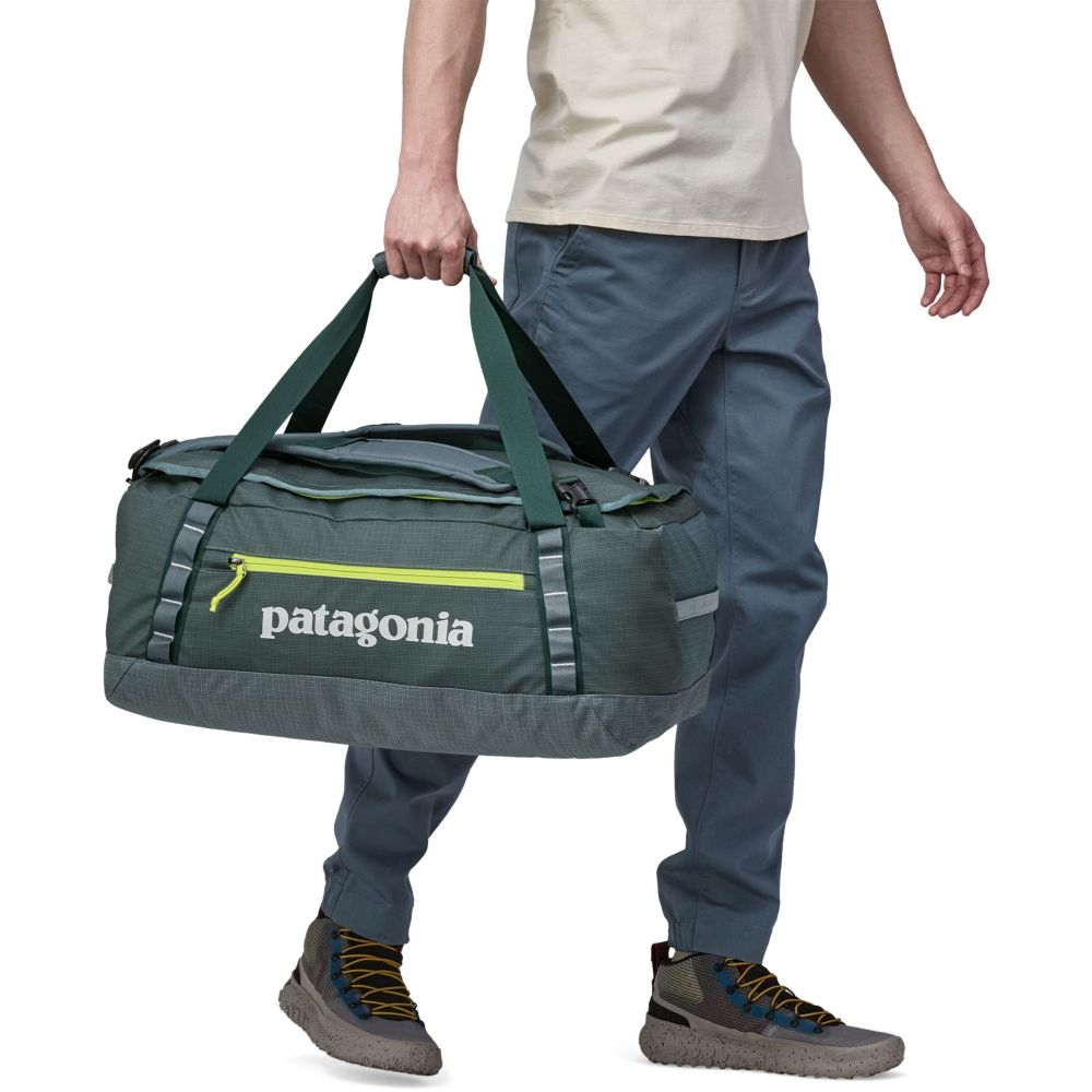Patagonia Black Hole Duffel 55L Nouveau Green 49343-NUVG duffels online bestellen bij Kathmandu Outdoor & Travel