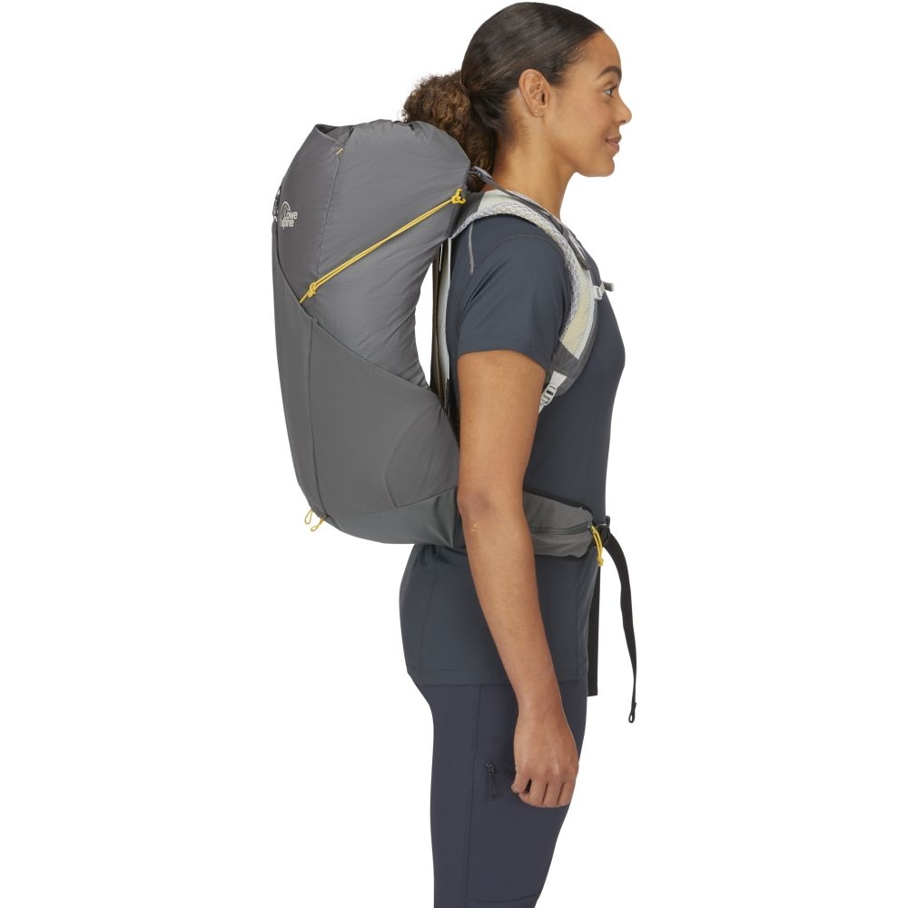 Lowe Alpine AirZone Ultra 26 Graphene FTF-46-GRH-MED dagrugzakken online bestellen bij Kathmandu Outdoor & Travel