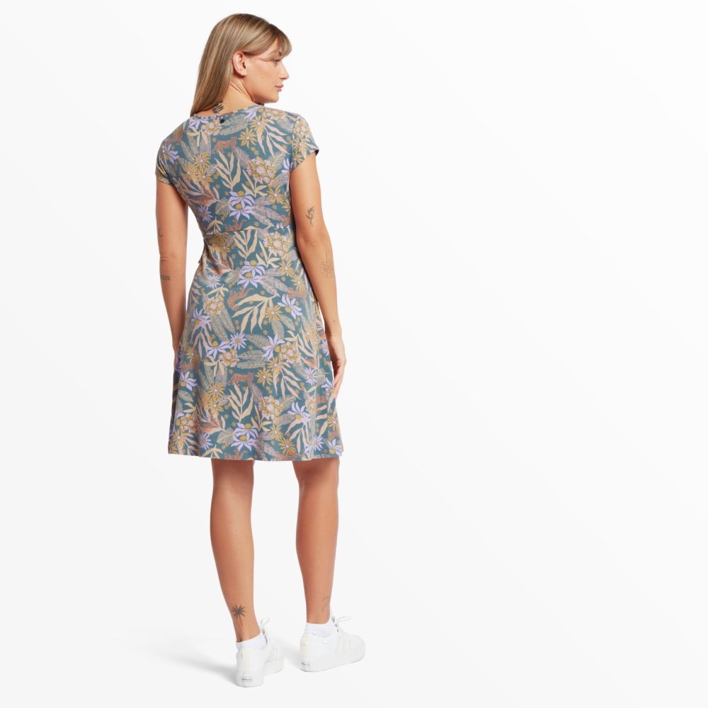 Sherpa Adventure Gear Padma Wrap Dress Women's Haze Tiger Floral SW24011-777 jurken en rokken online bestellen bij Kathmandu Outdoor & Travel