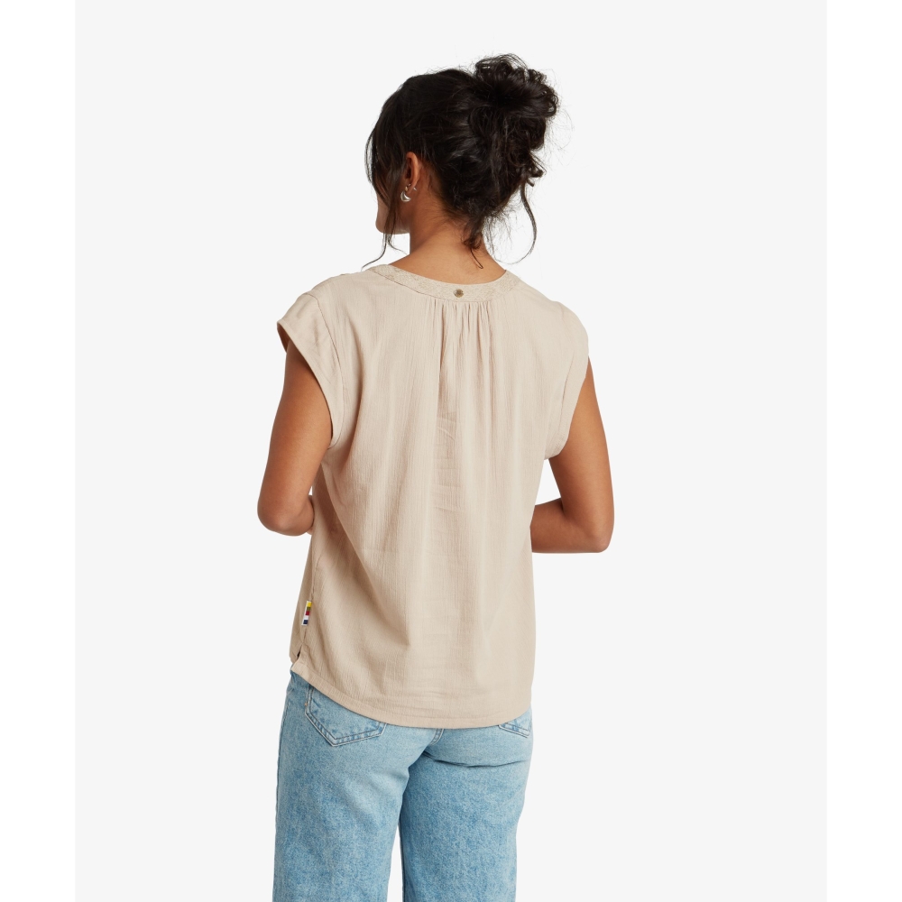 Sherpa Adventure Gear Hara Cap Sleeve Top Women's Goa Sand SW20019-108 shirts en tops online bestellen bij Kathmandu Outdoor & Travel