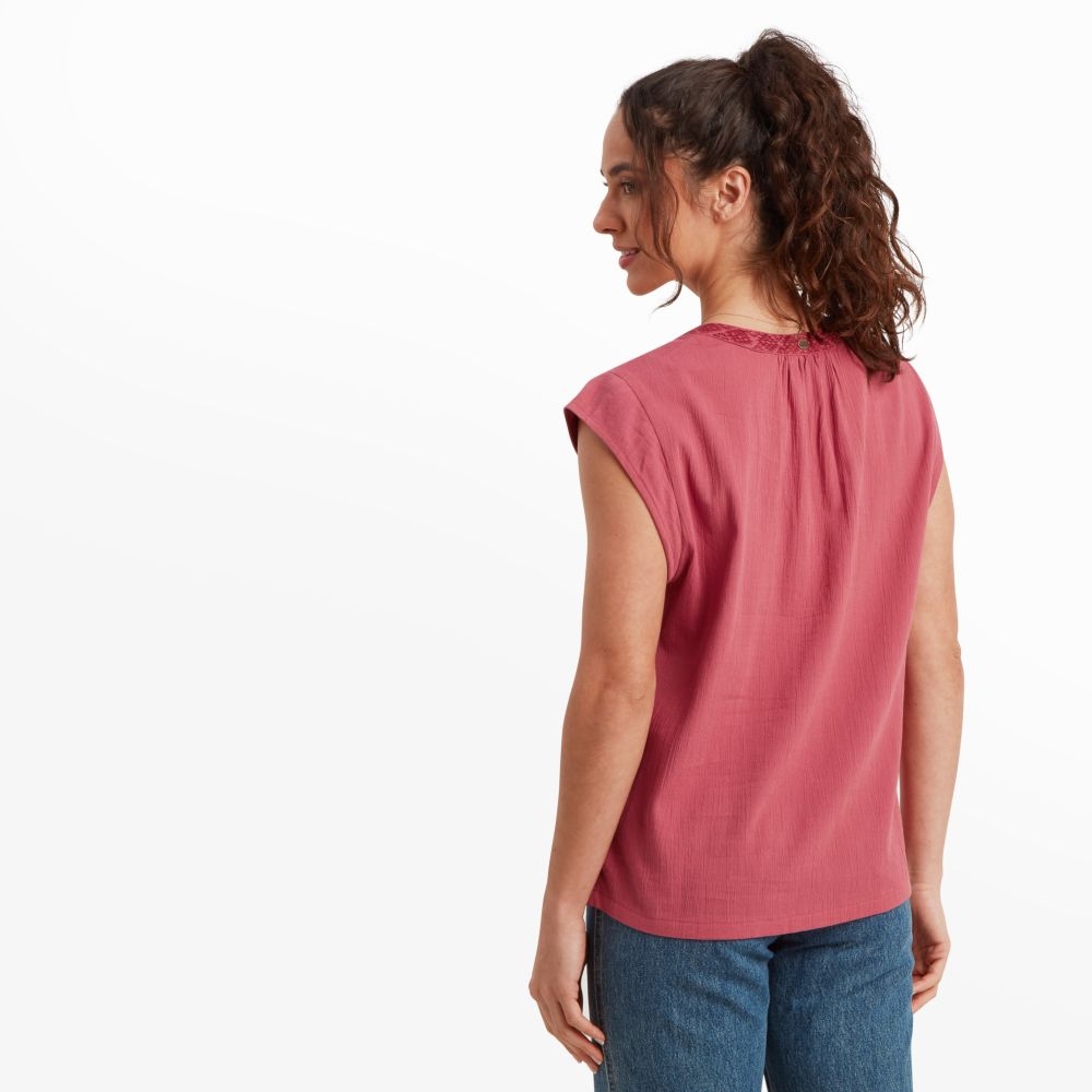 Sherpa Adventure Gear Hara Cap Sleeve Top Women's Light Mineral Red SW20019-449 shirts en tops online bestellen bij Kathmandu Outdoor & Travel