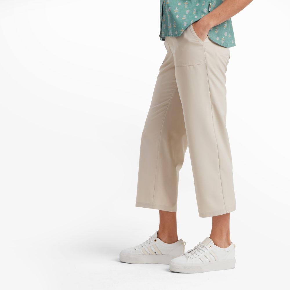 Sherpa Adventure Gear Sajilo Capri Women's Goa Sand SW23044-108 broeken online bestellen bij Kathmandu Outdoor & Travel