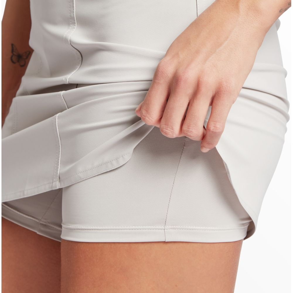 Sherpa Adventure Gear Sajilo Adventure Skort Women's Goa Sand SW23042-108 jurken en rokken online bestellen bij Kathmandu Outdoor & Travel