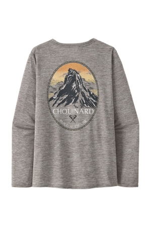 Patagonia L/S Cap Cool Daily Graphic Shirt - Lands Women's Chouinard Crest: Feather Grey 45165-CHFY shirts en tops online bestellen bij Kathmandu Outdoor & Travel