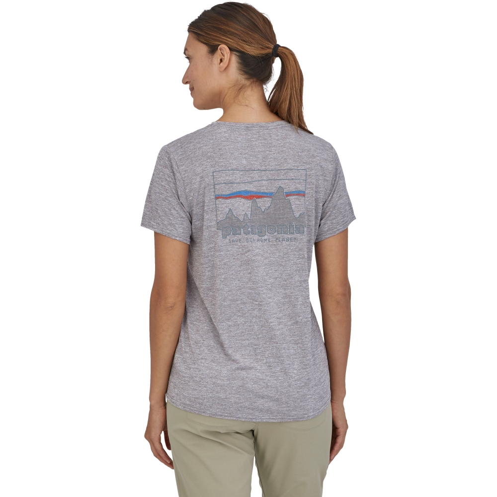 Patagonia Cap Cool Daily Graphic Shirt Women's '73 Skyline: Feather Grey 45250-SKFE shirts en tops online bestellen bij Kathmandu Outdoor & Travel