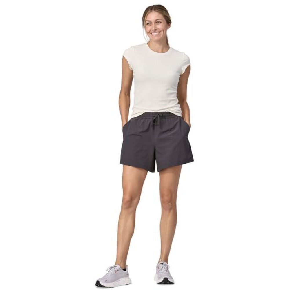 Patagonia Fleetwith Shorts Women's Ink Black 57401-INBK broeken online bestellen bij Kathmandu Outdoor & Travel