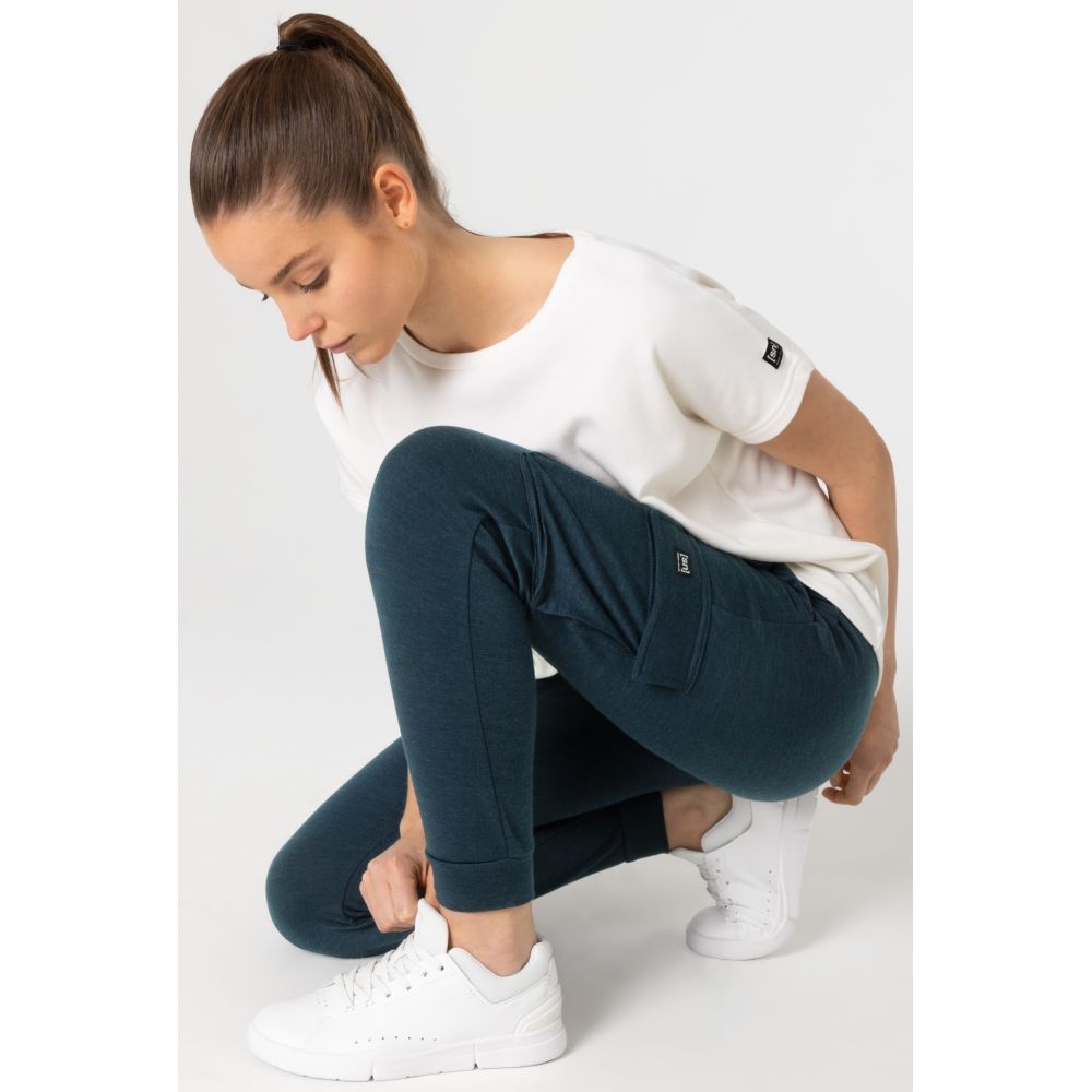 Super Natural City Cargo Women's Blueberry SNW018610-W01 broeken online bestellen bij Kathmandu Outdoor & Travel