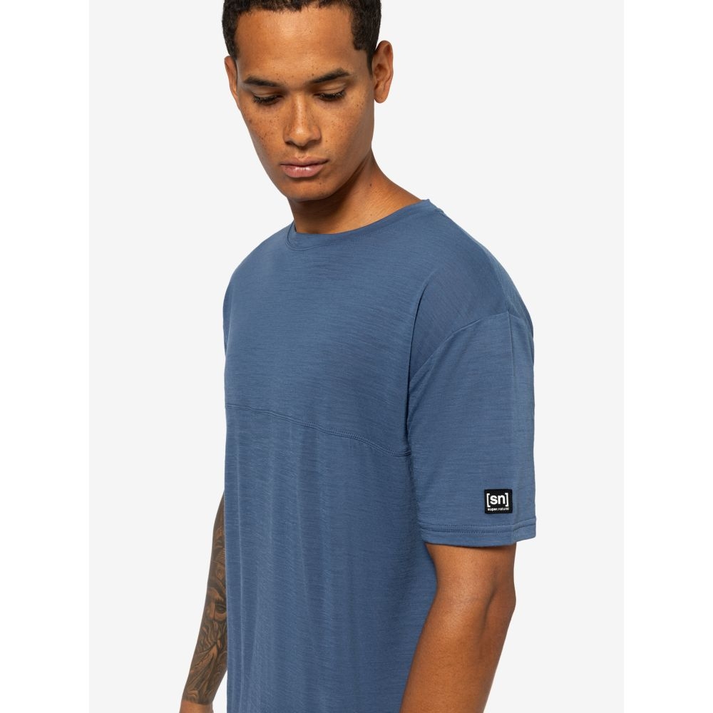 Super Natural Oversized Tee  Night Shadow Blue SNM020060-X83 shirts en tops online bestellen bij Kathmandu Outdoor & Travel