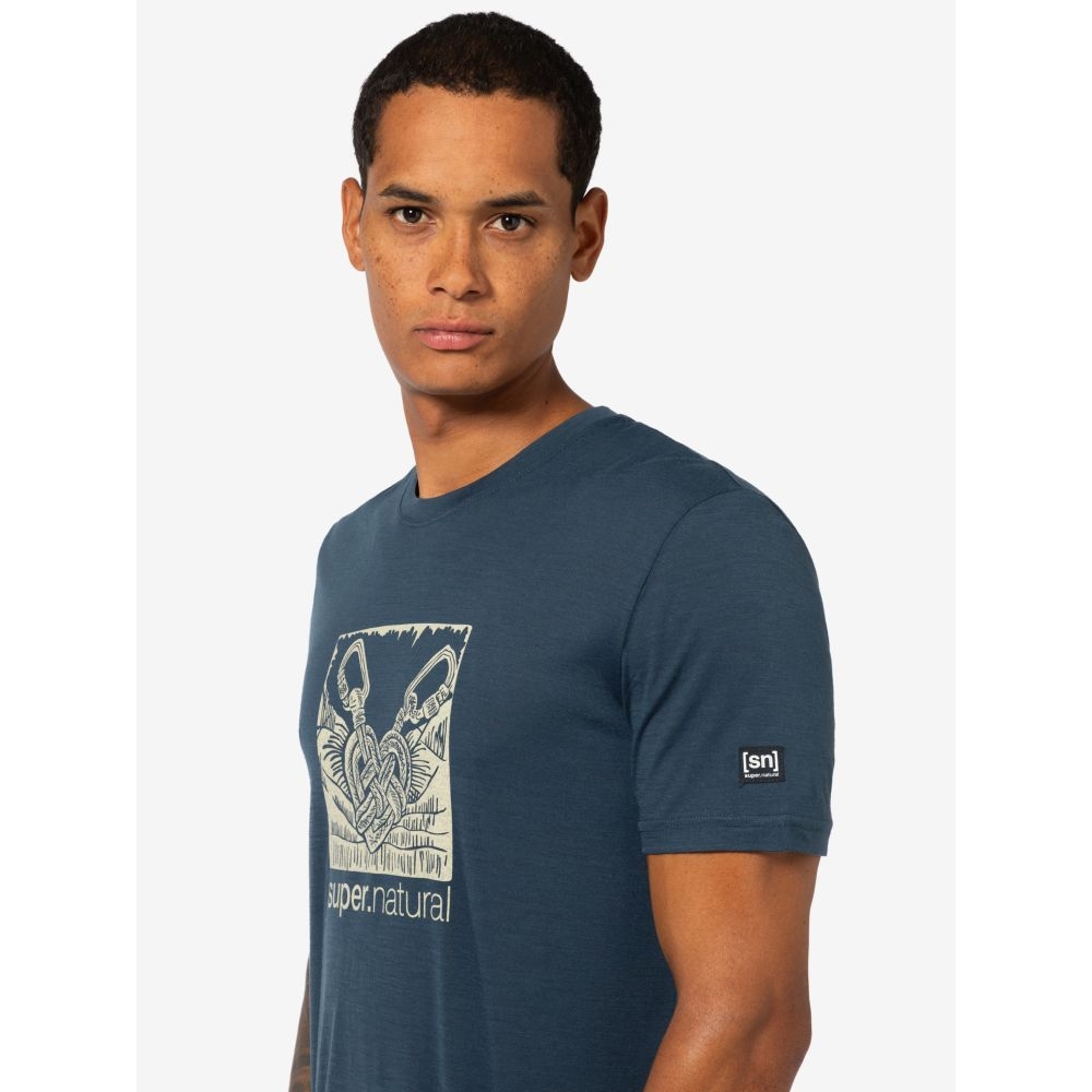 Super Natural Tied By Heart Tee Blueberry/Aloe SNMP01138-87A shirts en tops online bestellen bij Kathmandu Outdoor & Travel