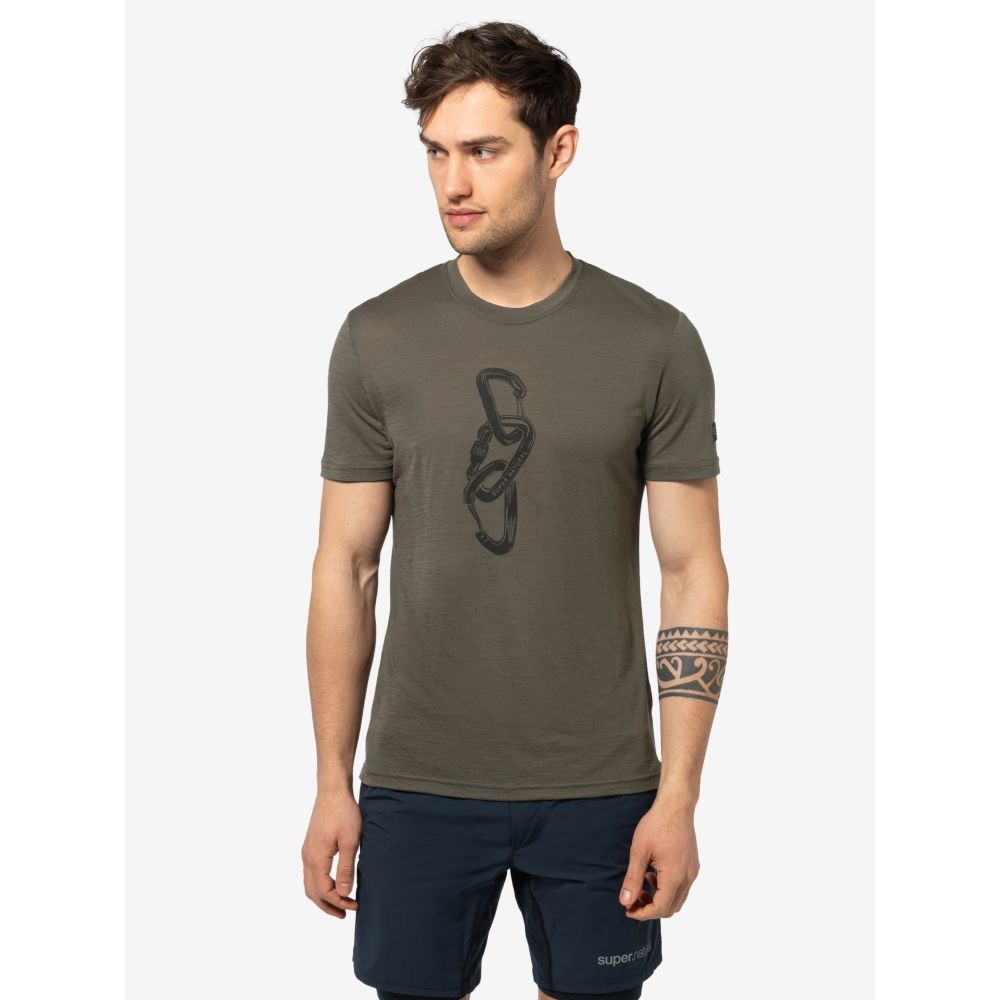 Super Natural Carrabineri Tee Black Ink/Jet Black SNMP01140-X91 shirts en tops online bestellen bij Kathmandu Outdoor & Travel