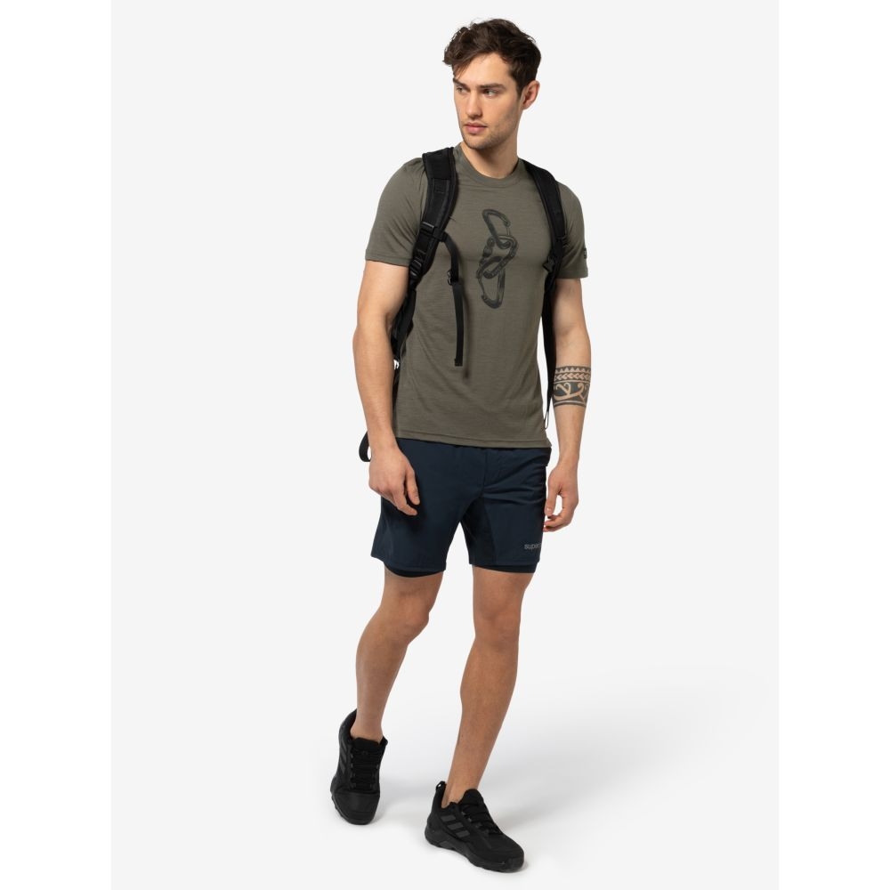 Super Natural Carrabineri Tee Black Ink/Jet Black SNMP01140-X91 shirts en tops online bestellen bij Kathmandu Outdoor & Travel