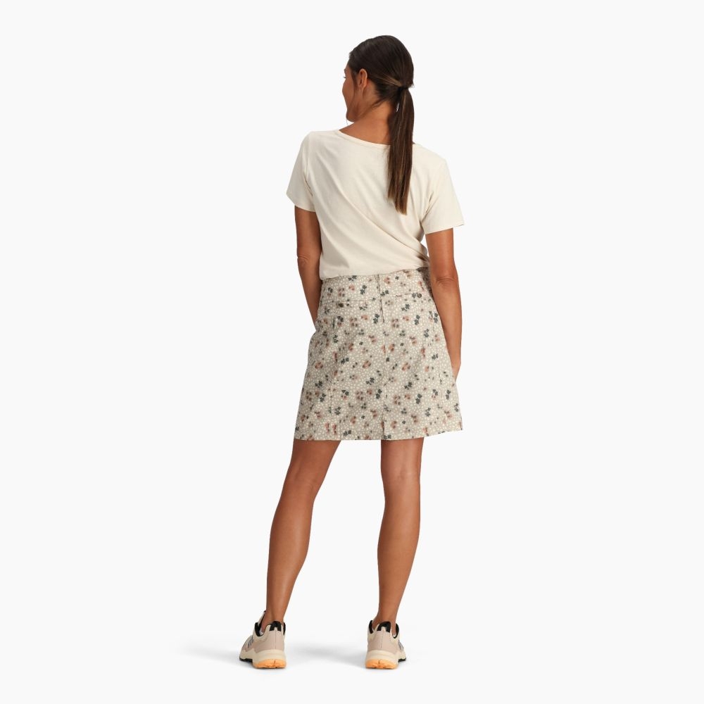 Royal Robbins Discovery III Printed Skort Women's Lt Khaki Wilder Pt Y325007-251 jurken en rokken online bestellen bij Kathmandu Outdoor & Travel