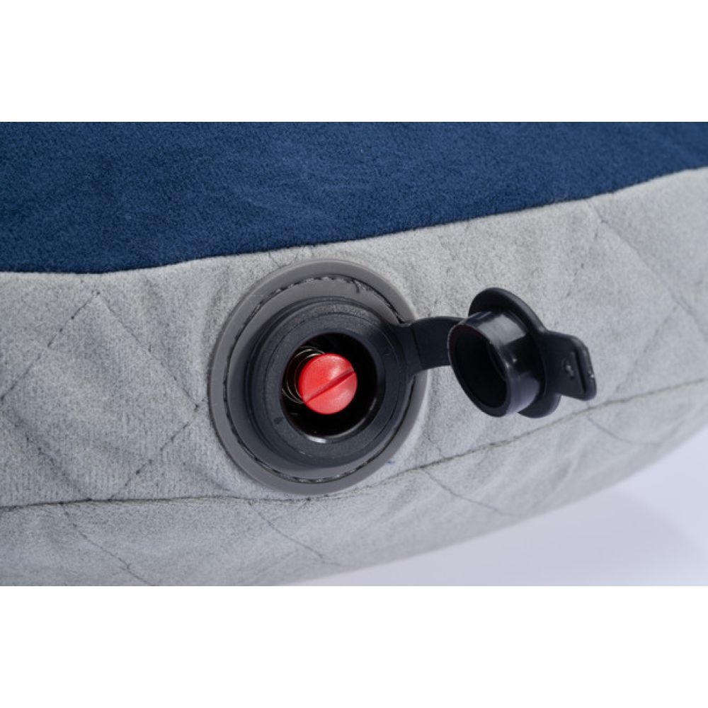 Cocoon Air Core U-Shaped Neck Pillow Galaxy Blue CUACP3UL5E reisaccessoires online bestellen bij Kathmandu Outdoor & Travel